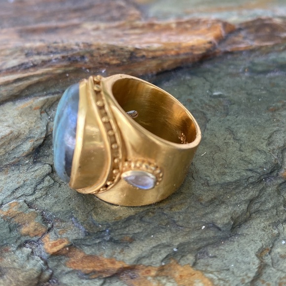 Julie Vos 24k Gold Overlay Large Labradorite Stone and Side Baguettes. - Picture 6 of 10